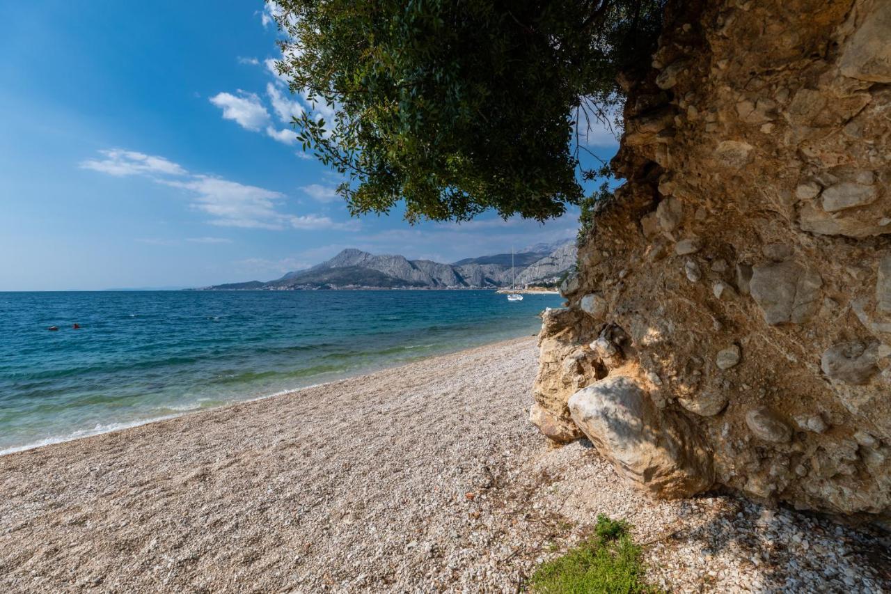 Urban Edge - Beach Apartments Omiš Esterno foto