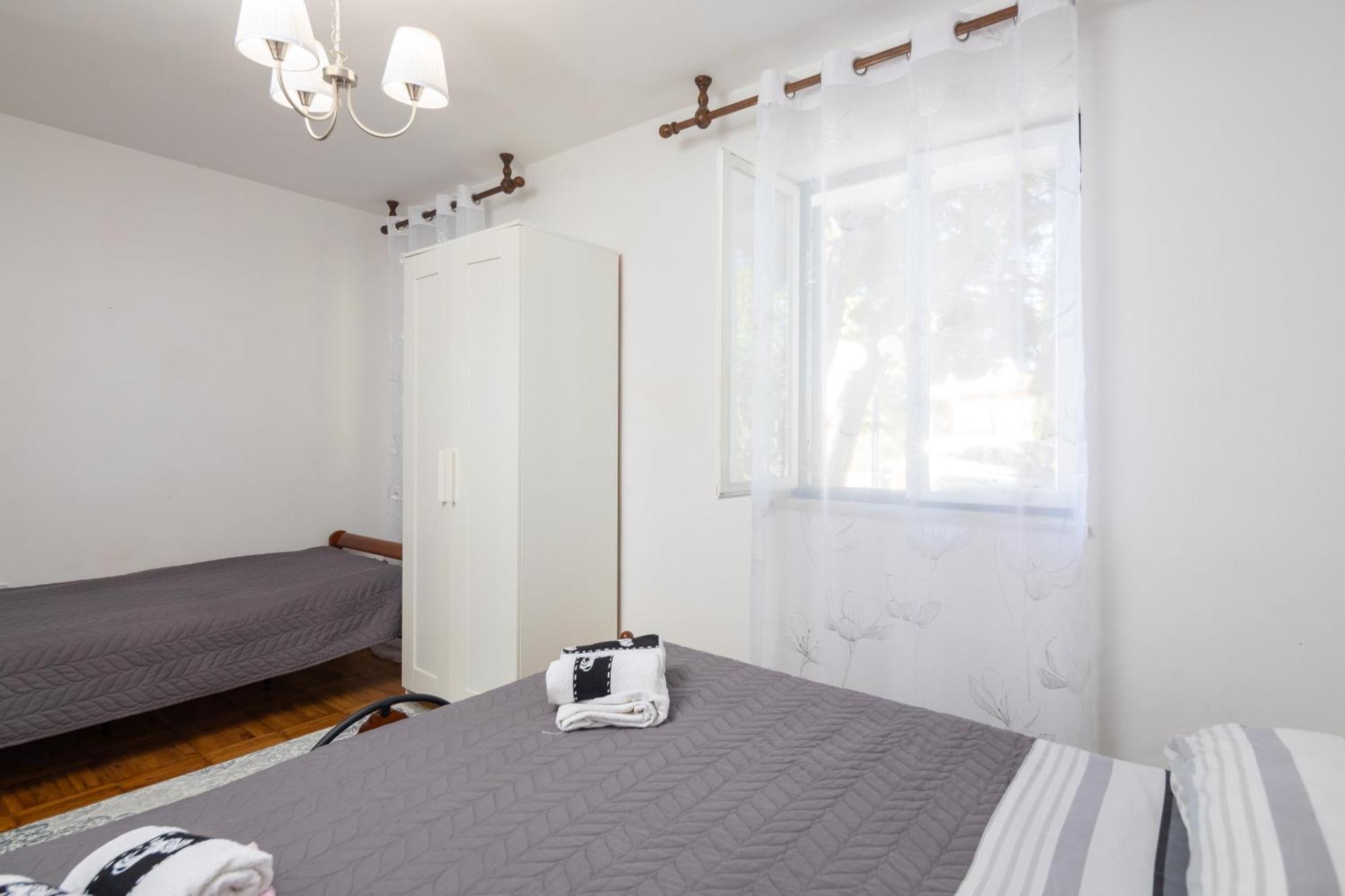 Urban Edge - Beach Apartments Omiš Esterno foto