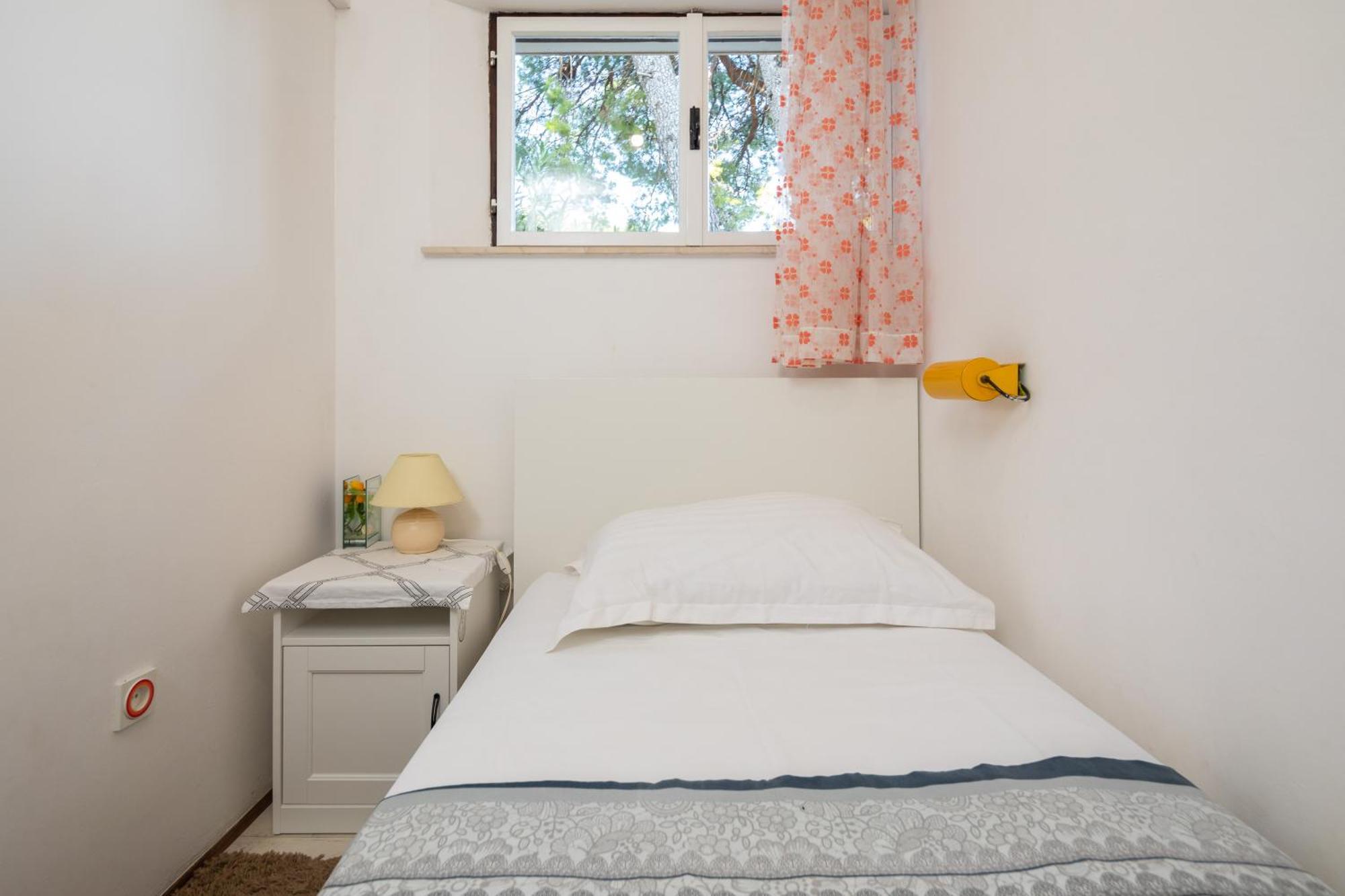 Urban Edge - Beach Apartments Omiš Esterno foto