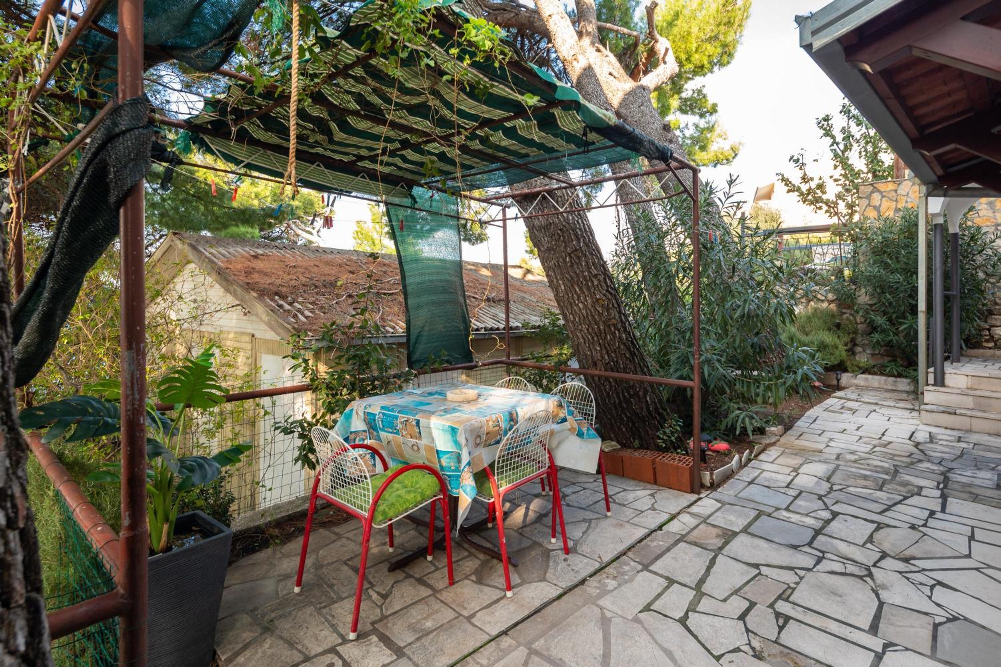 Urban Edge - Beach Apartments Omiš Esterno foto